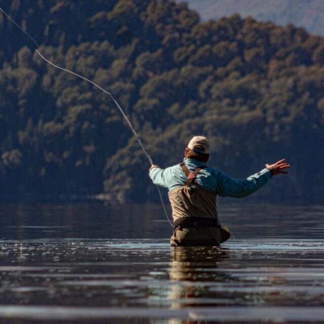 En Puyenes Servicios de Pesca, la experiencia de buscar tu trofeo nace de una buena excursión. Ya sea en familia, con amigos o de manera individual, cada salida está pensada para vivir la pesca con pasión.

El río cambia, y las truchas también. Cuando el agua está fría y oxigenada, se activan, se vuelven más voraces, buscan con más energía. Cada lance tiene más peso, más intención, más recompensa.

Este es el momento para los que disfrutan la pesca técnica: leer el agua con otra mirada, ajustar el sistema, adaptarse. En Puyenes lo vivimos con intensidad.

📅 Reservá tu salida a info@puyenes.com

📍 Contacto:
🌐 www.puyenes.com
📱 +54 9 2944 214869

#FlyFishing #PescaDeportiva #PatagoniaFishing #CatchAndRelease #villalaangostura