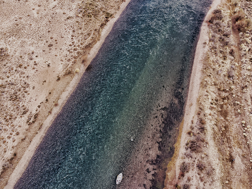Float trip on the Limay River with a fishing guide