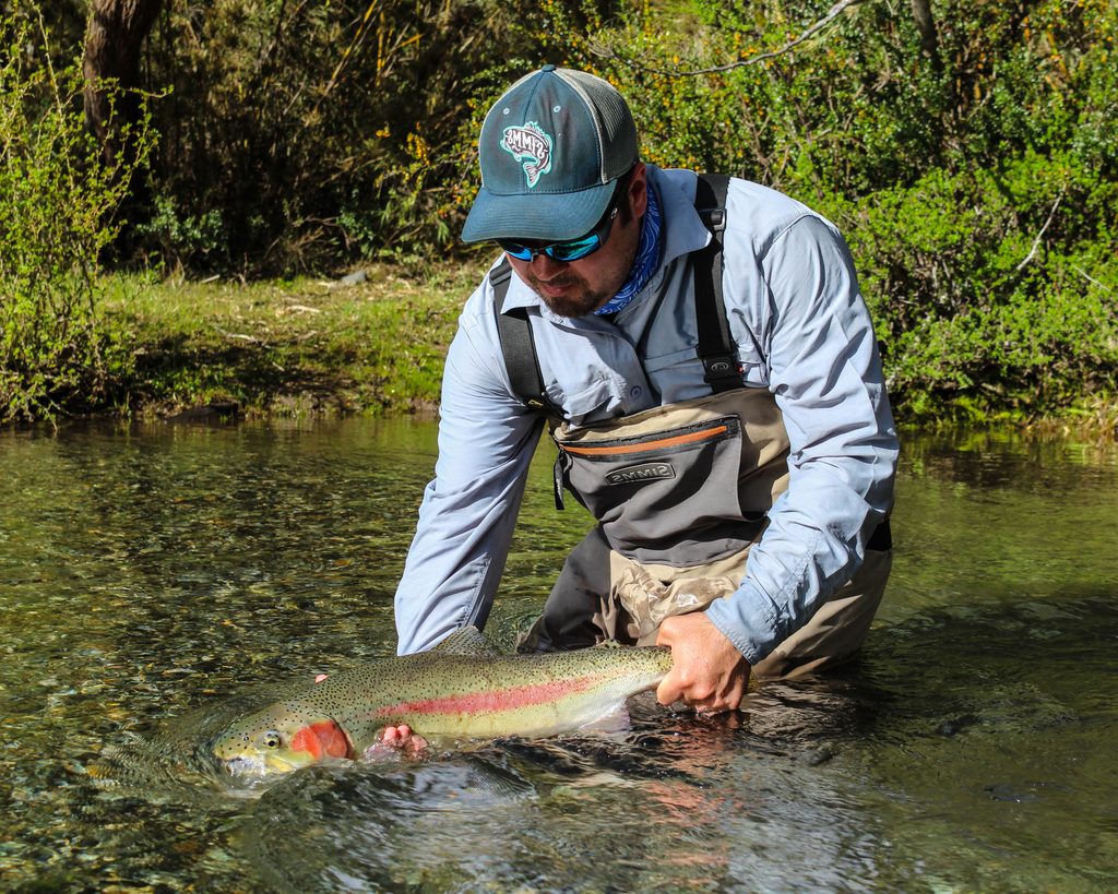 Jornada de pesca en río Limay, Patagonia — pesca con mosca